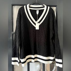 Oversized lightweight black and white sweater